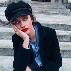 Meet your Posher, Becca